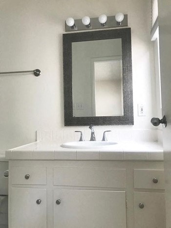 1301 Havenhurst bathroom vanity